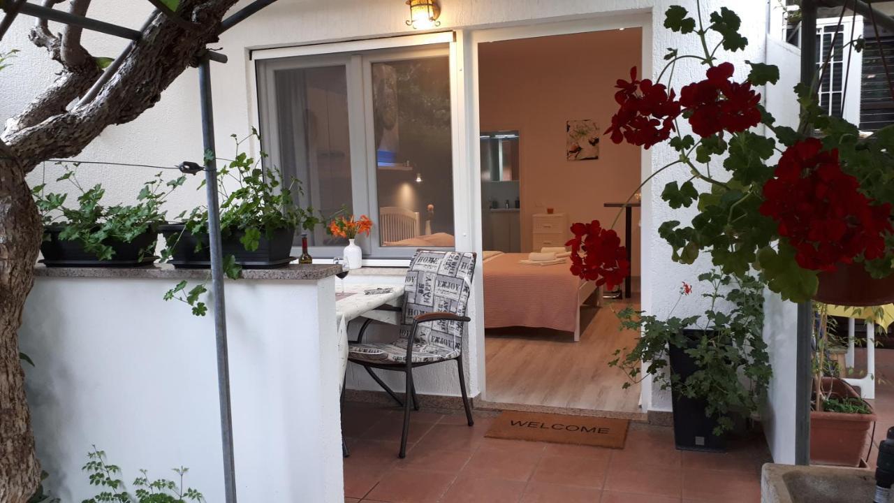 Guesthouse Mila Ровинь Экстерьер фото