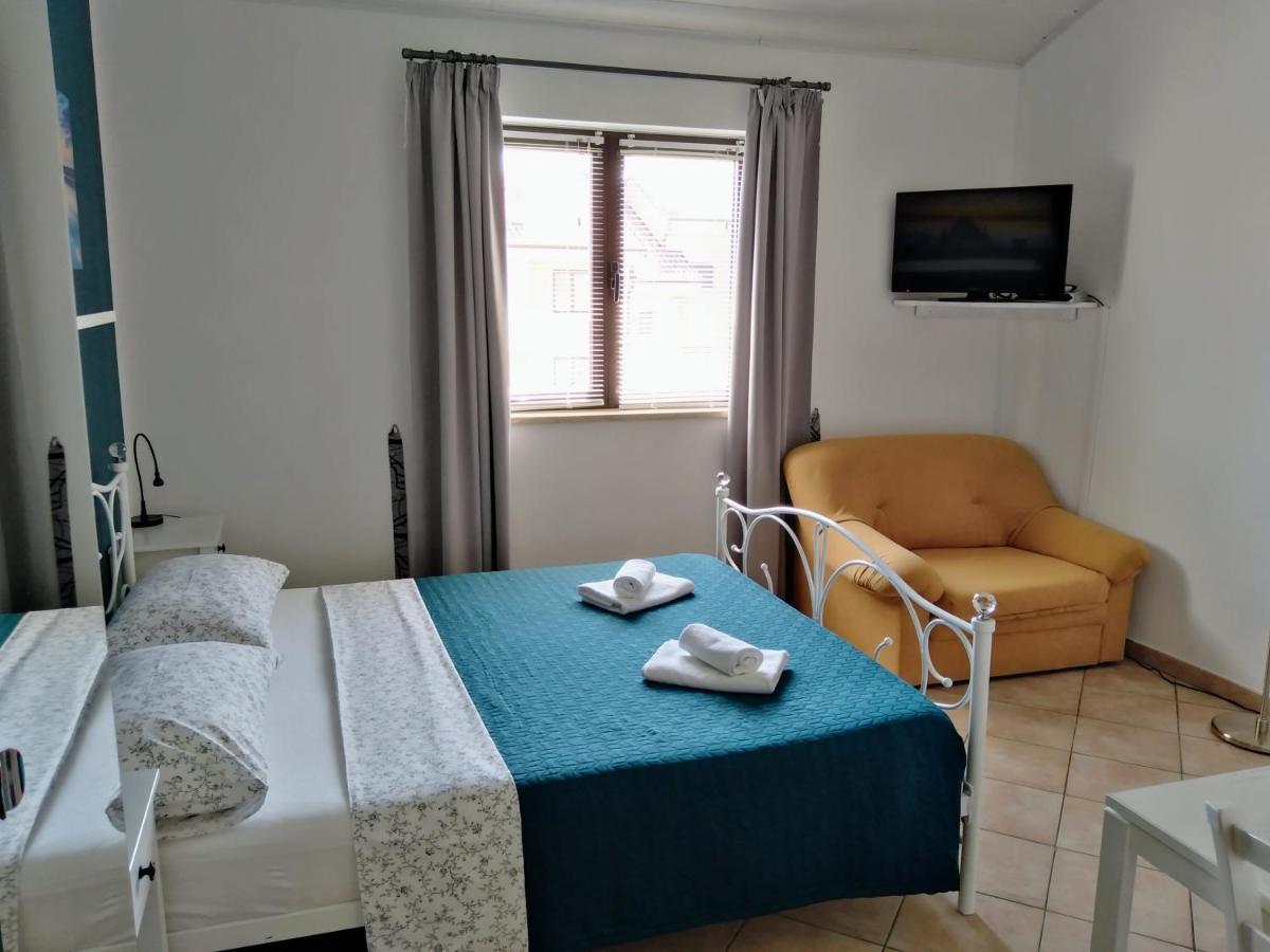 Guesthouse Mila Ровинь Экстерьер фото
