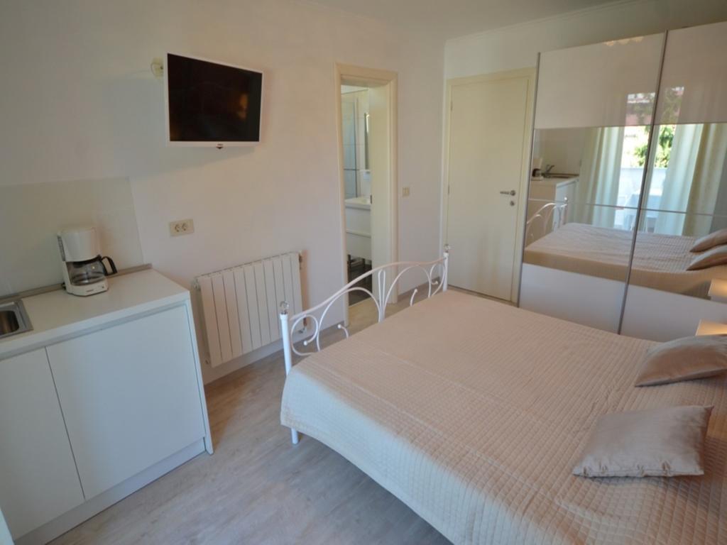 Guesthouse Mila Ровинь Экстерьер фото
